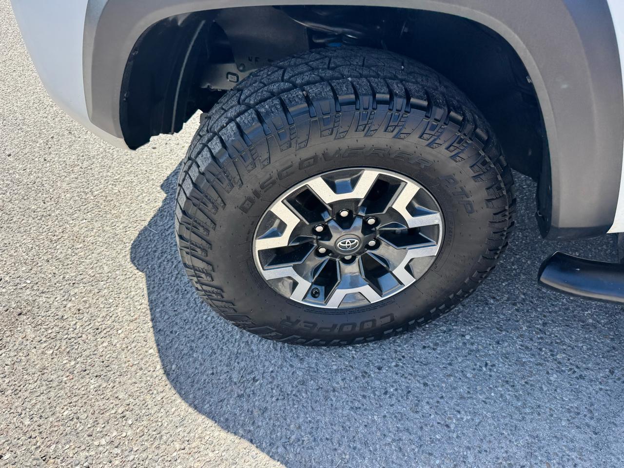 Toyota Tacoma SR5 Double Cab Long Bed V6 6AT 4WD 2017
