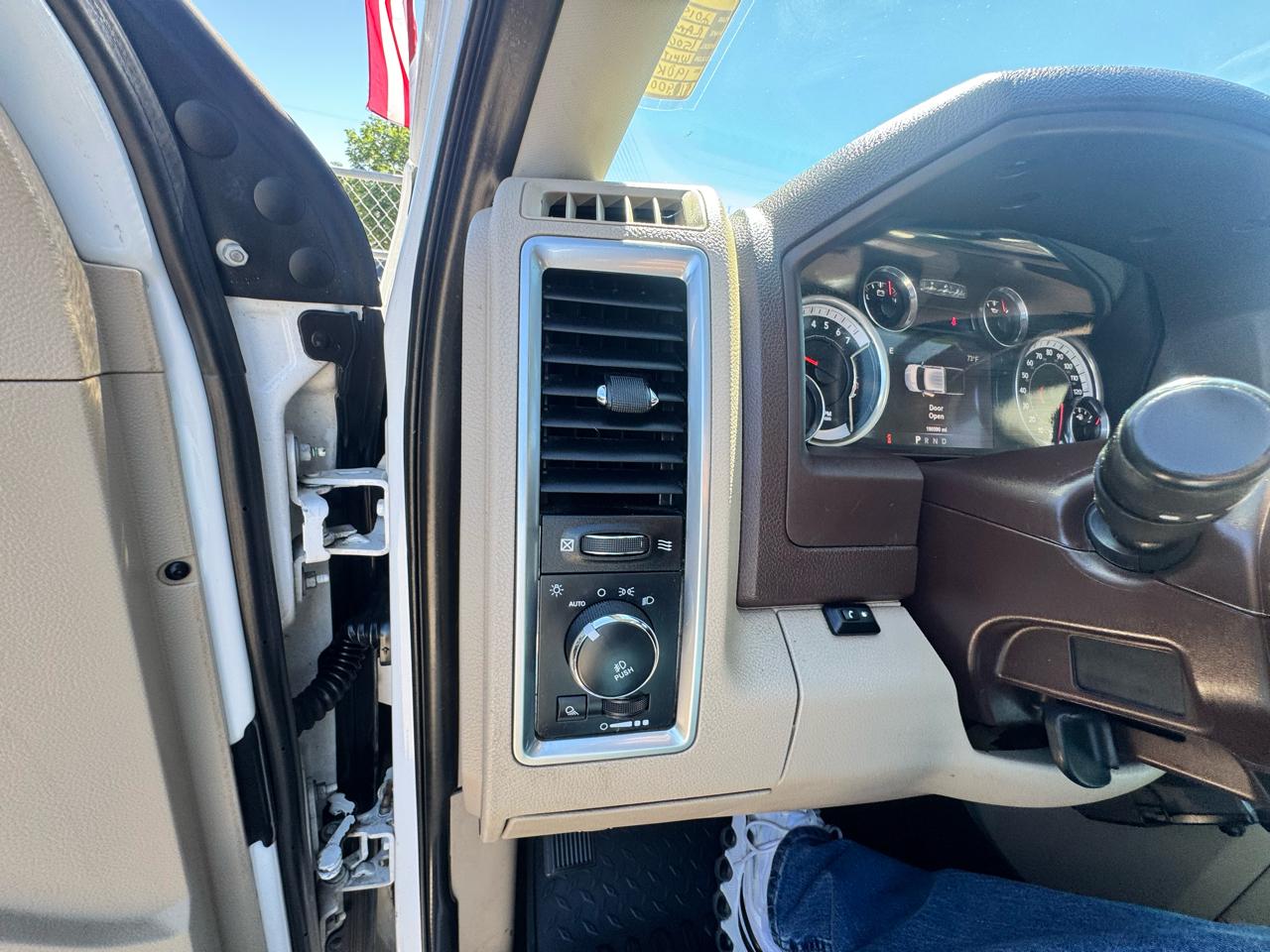 RAM 1500 Lone Star Crew Cab SB 2WD 2015