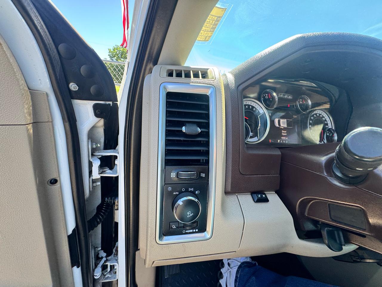 RAM 1500 Lone Star Crew Cab SB 2WD 2015