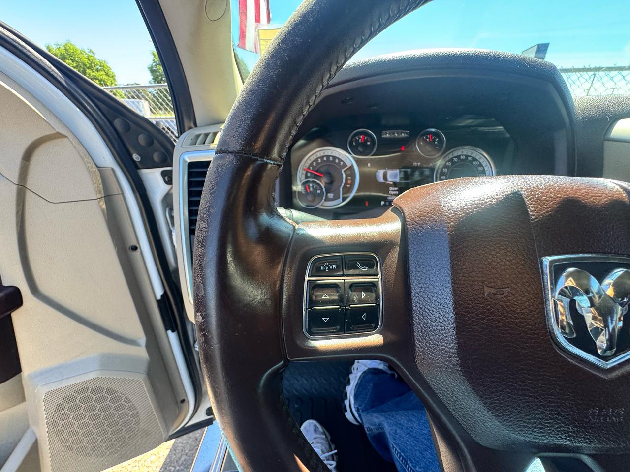RAM 1500 Lone Star Crew Cab SB 2WD 2015