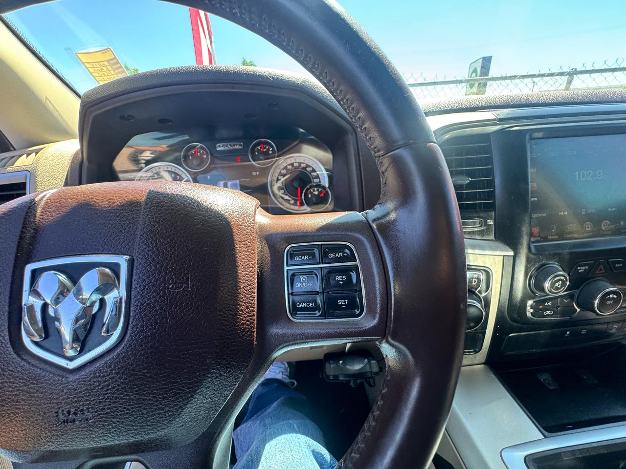 RAM 1500 Lone Star Crew Cab SB 2WD 2015
