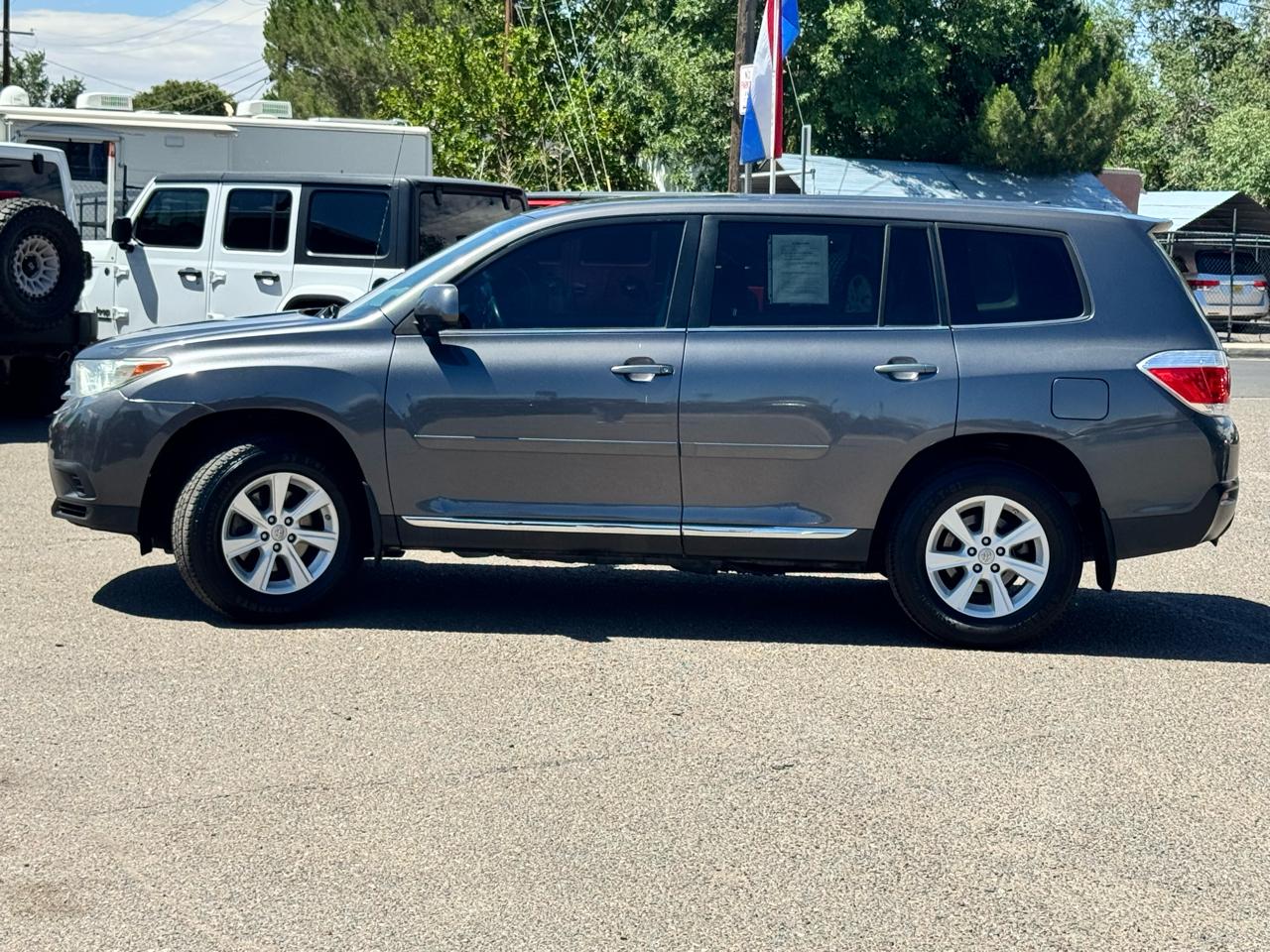 Toyota Highlander Base 2WD I4 2012