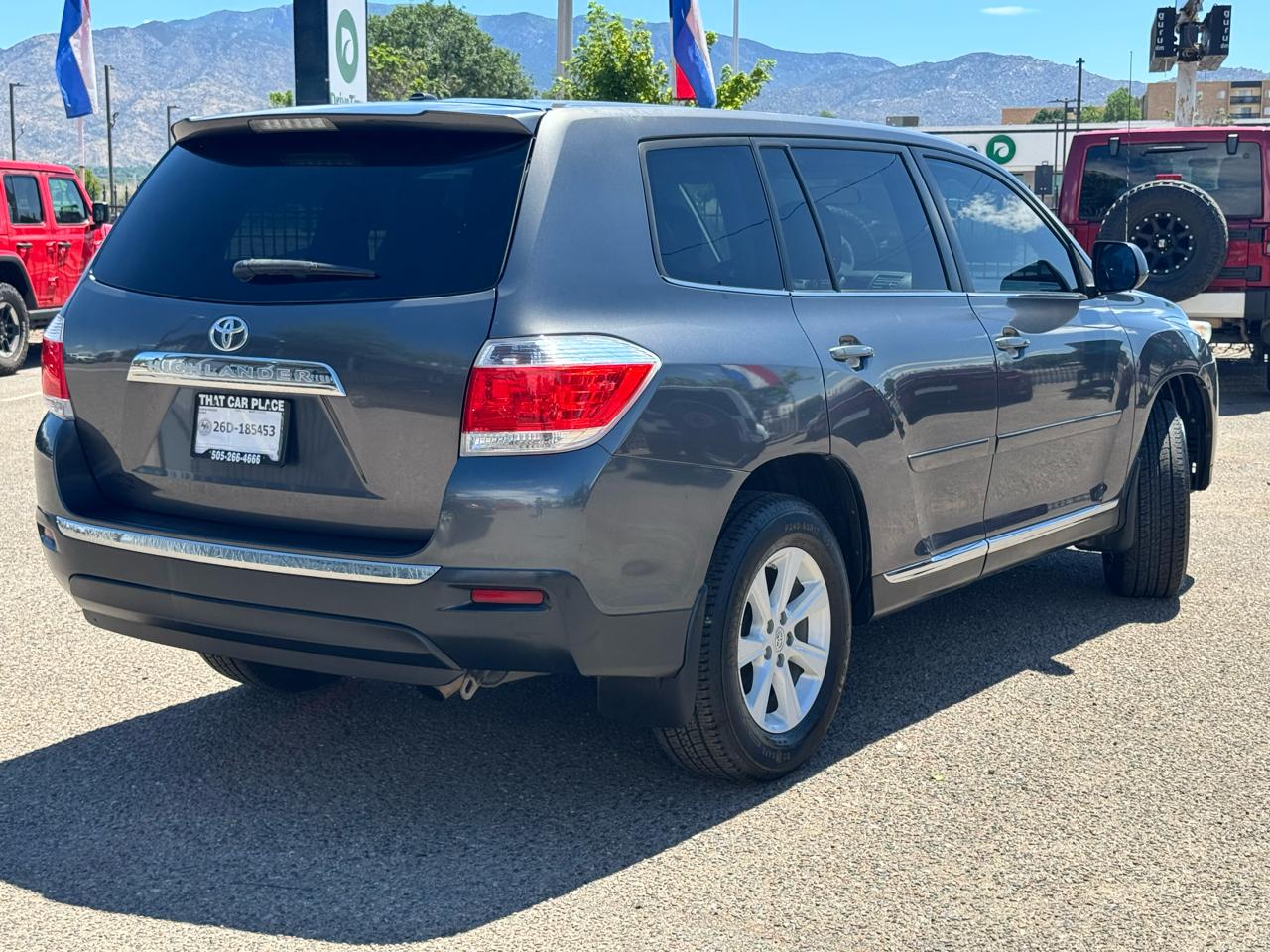 Toyota Highlander Base 2WD I4 2012