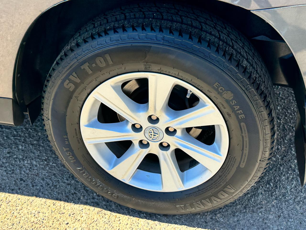 Toyota Highlander Base 2WD I4 2012