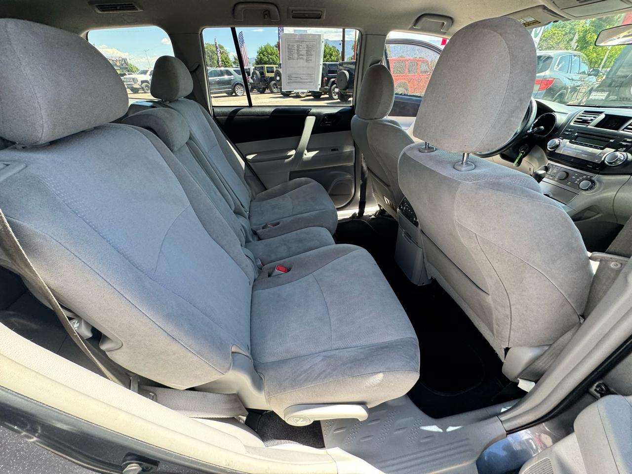 Toyota Highlander Base 2WD I4 2012