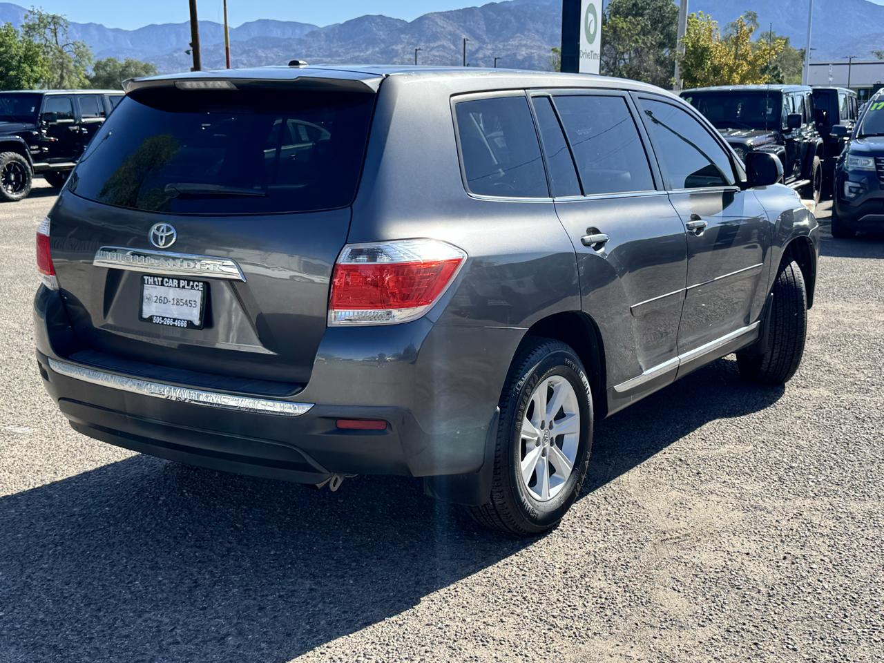 Toyota Highlander Base 2WD I4 2012