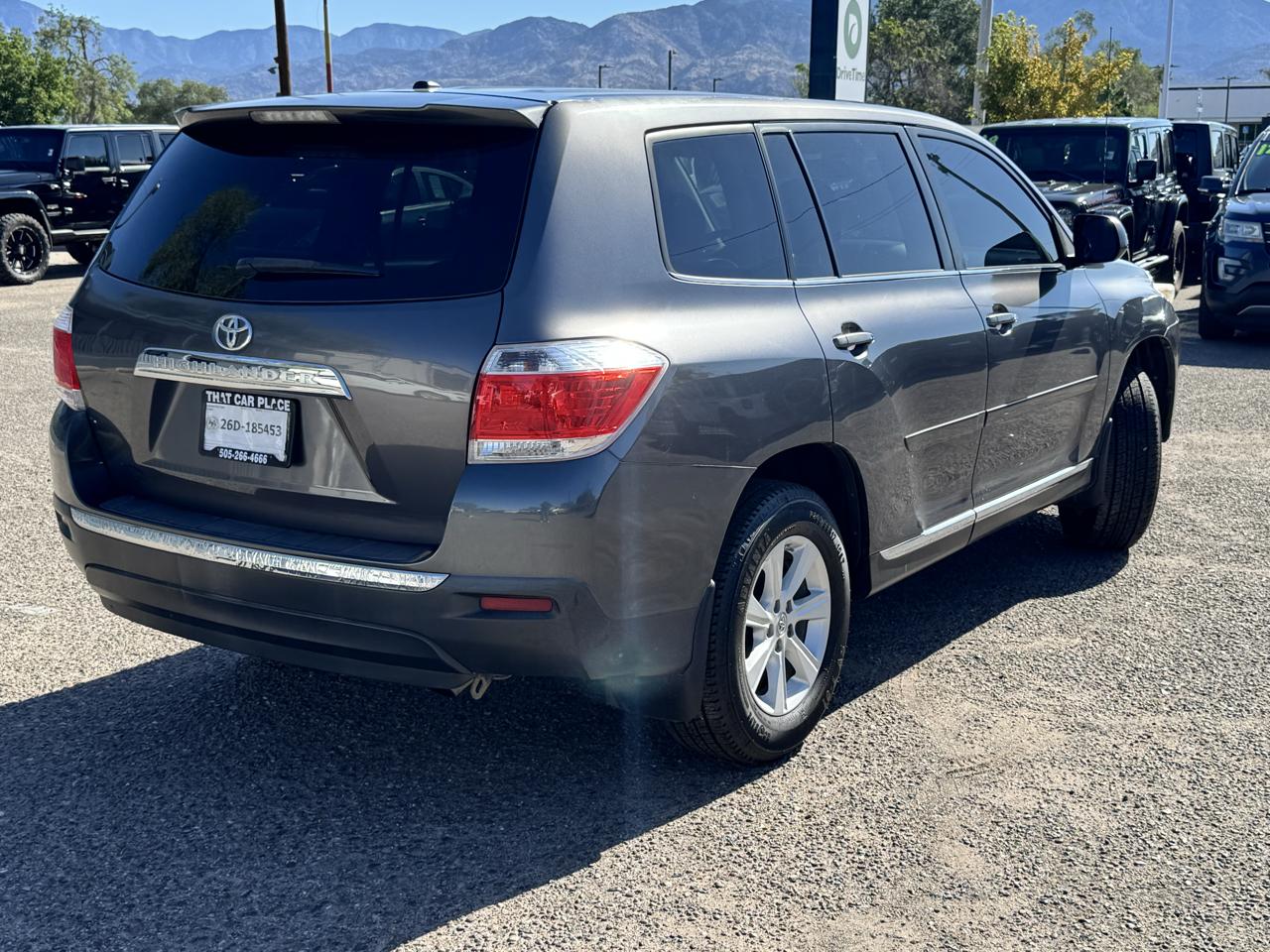 Toyota Highlander Base 2WD I4 2012