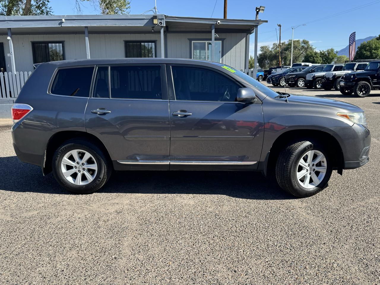 Toyota Highlander Base 2WD I4 2012