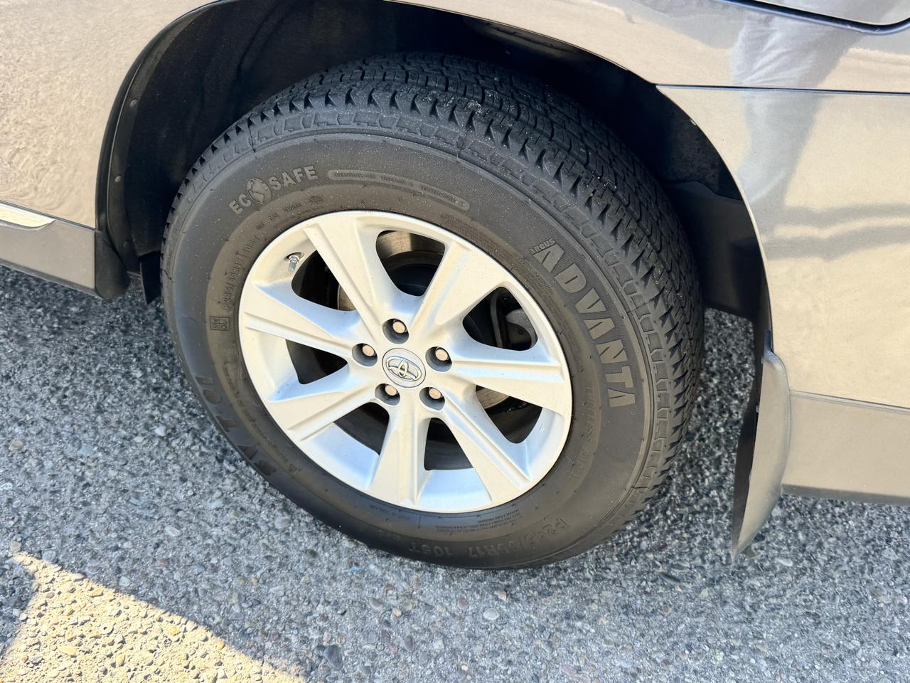 Toyota Highlander Base 2WD I4 2012
