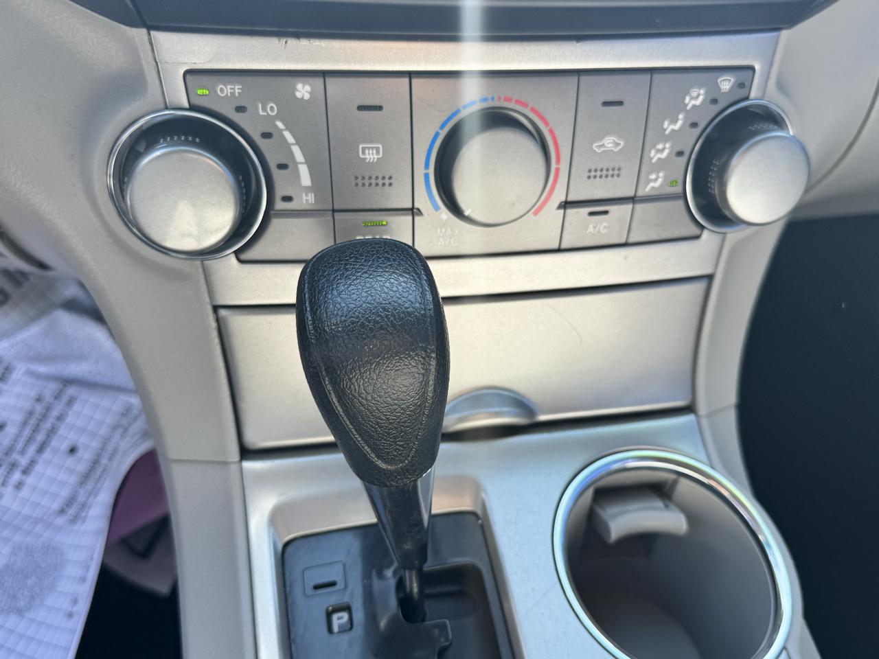 Toyota Highlander Base 2WD I4 2012