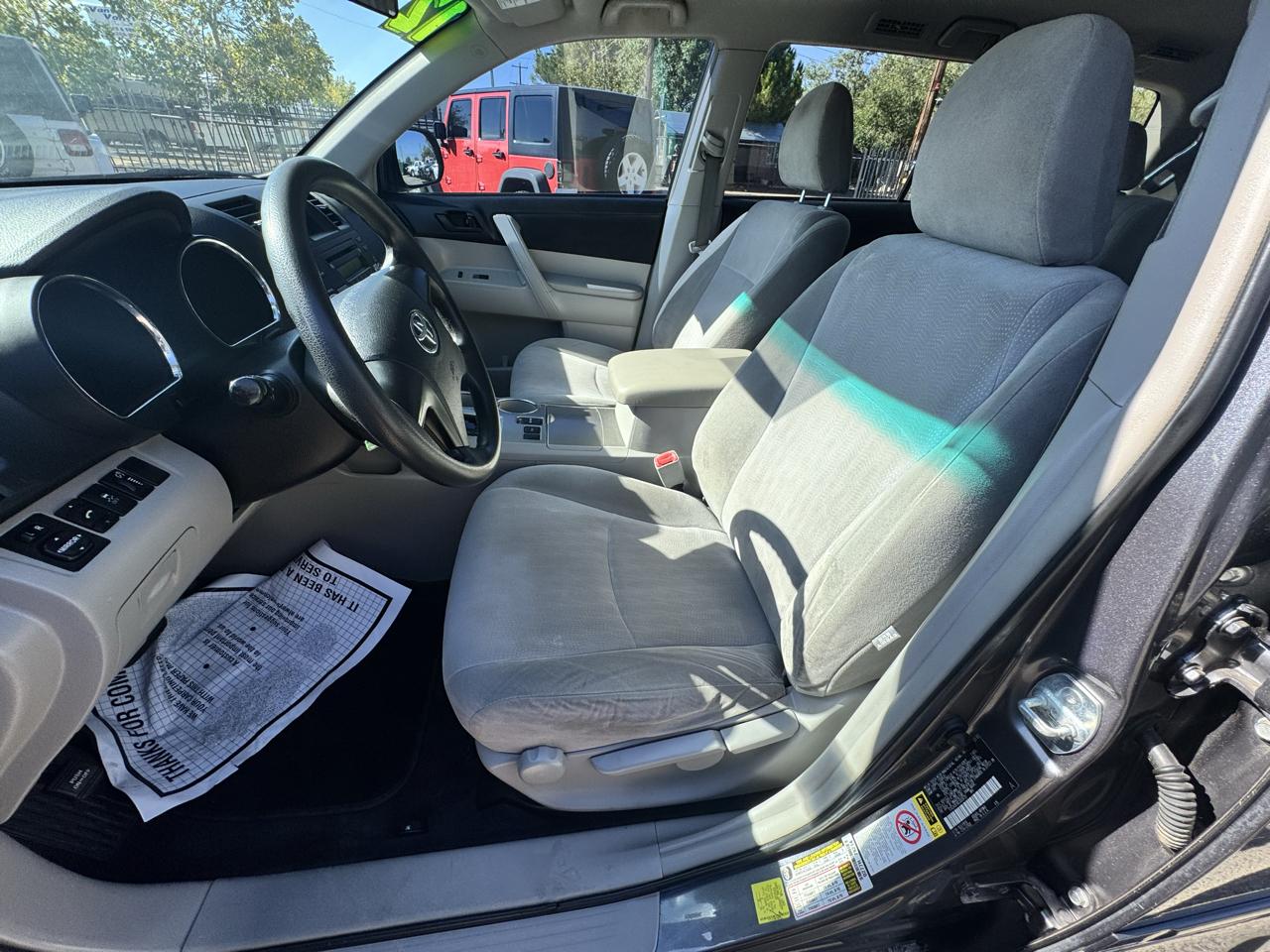 Toyota Highlander Base 2WD I4 2012