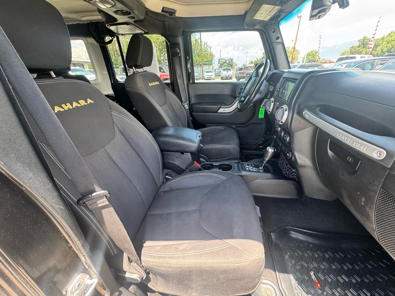 Jeep Wrangler Unlimited Sahara 4WD 2015