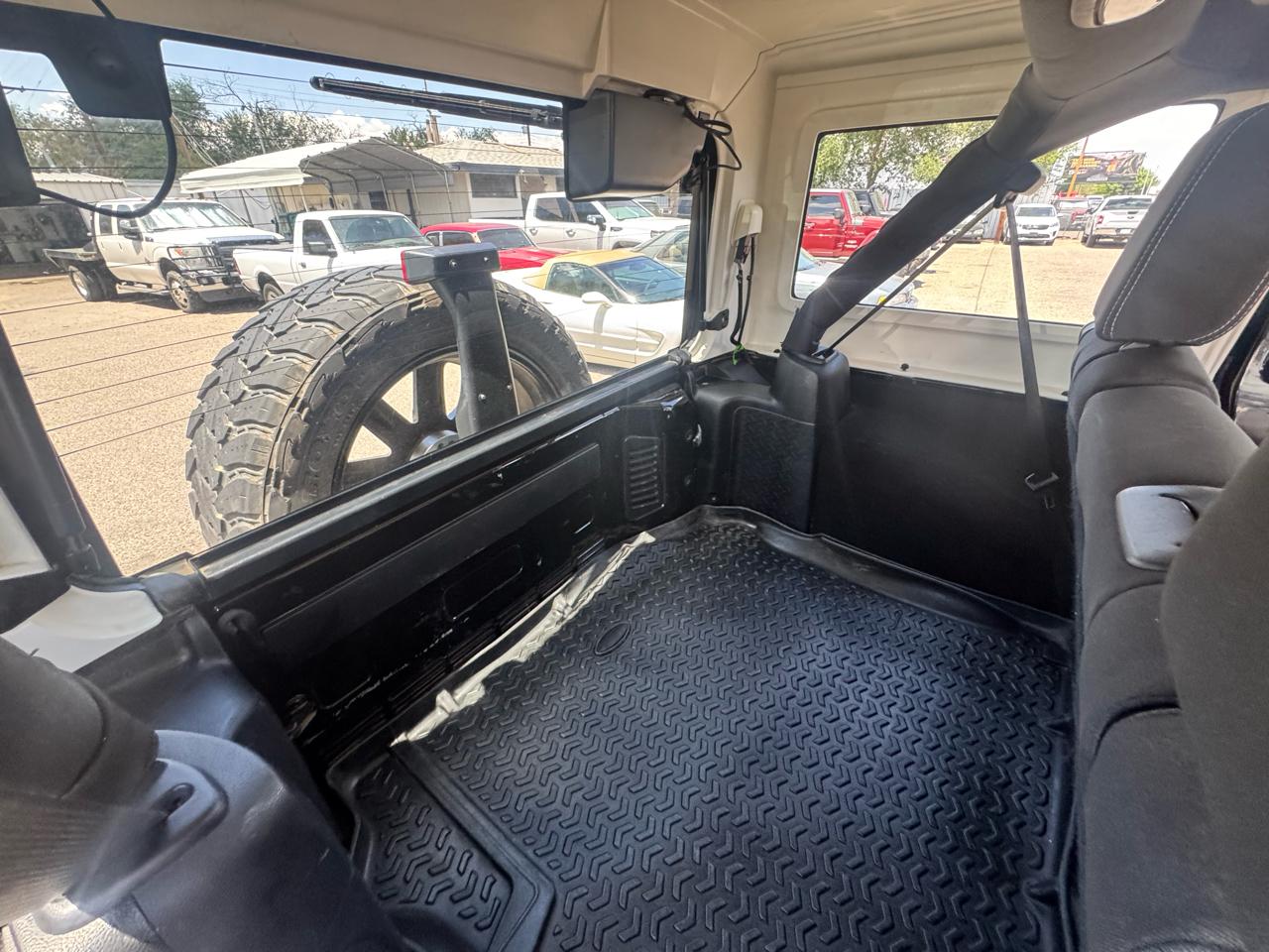 Jeep Wrangler Unlimited Sahara 4WD 2015