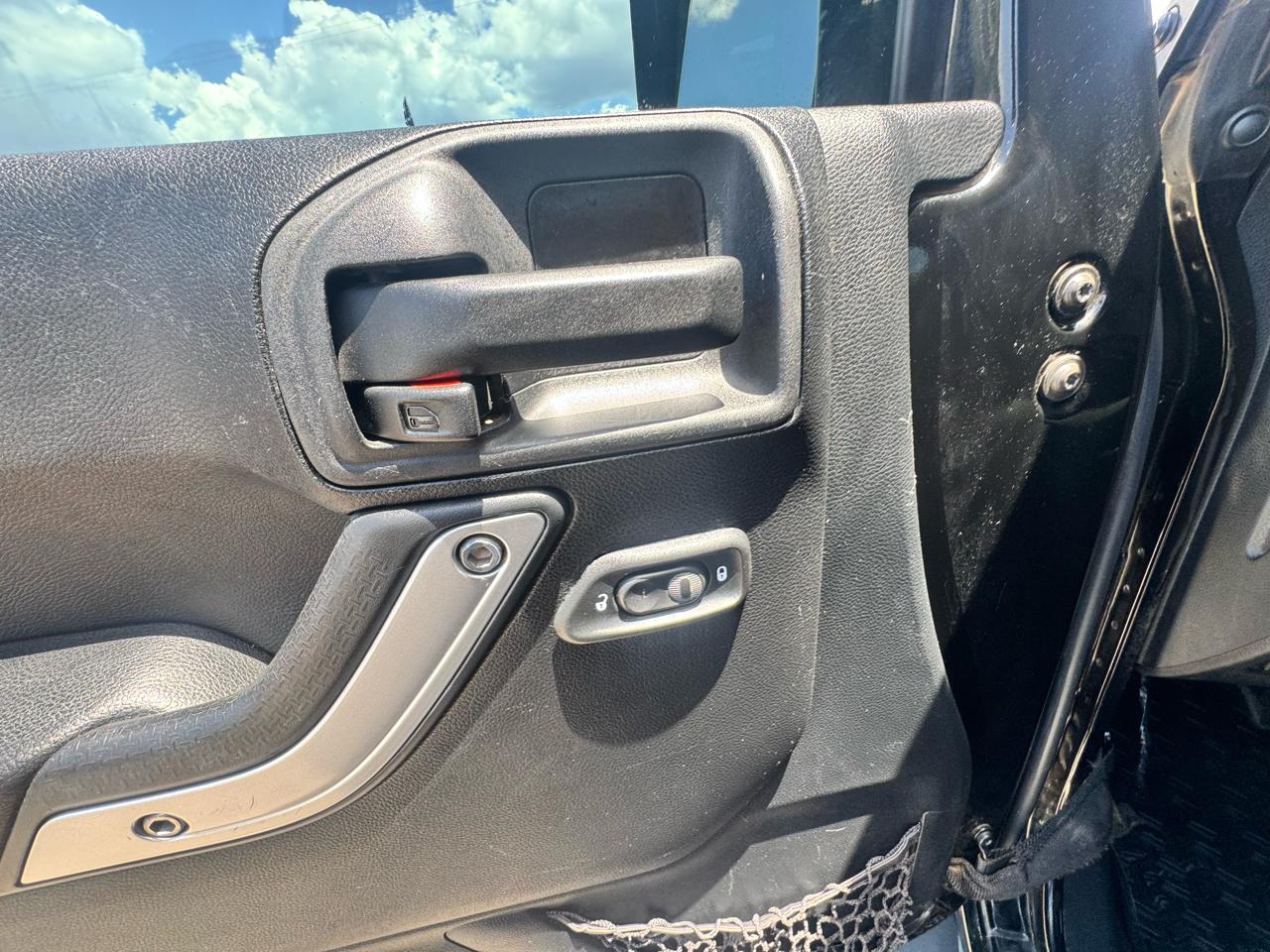 Jeep Wrangler Unlimited Sahara 4WD 2015