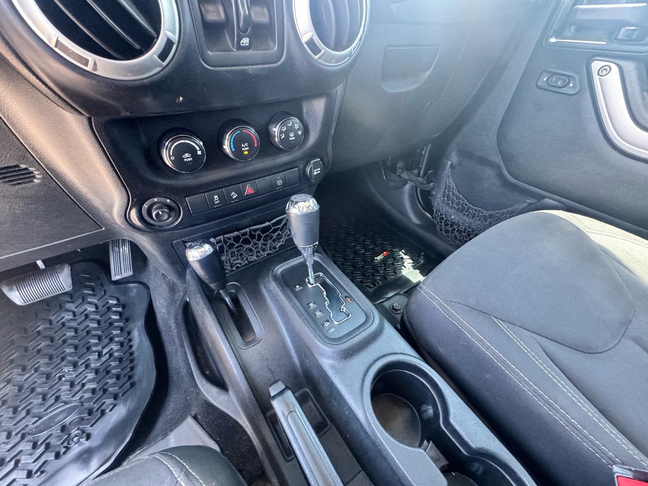 Jeep Wrangler Unlimited Sahara 4WD 2015