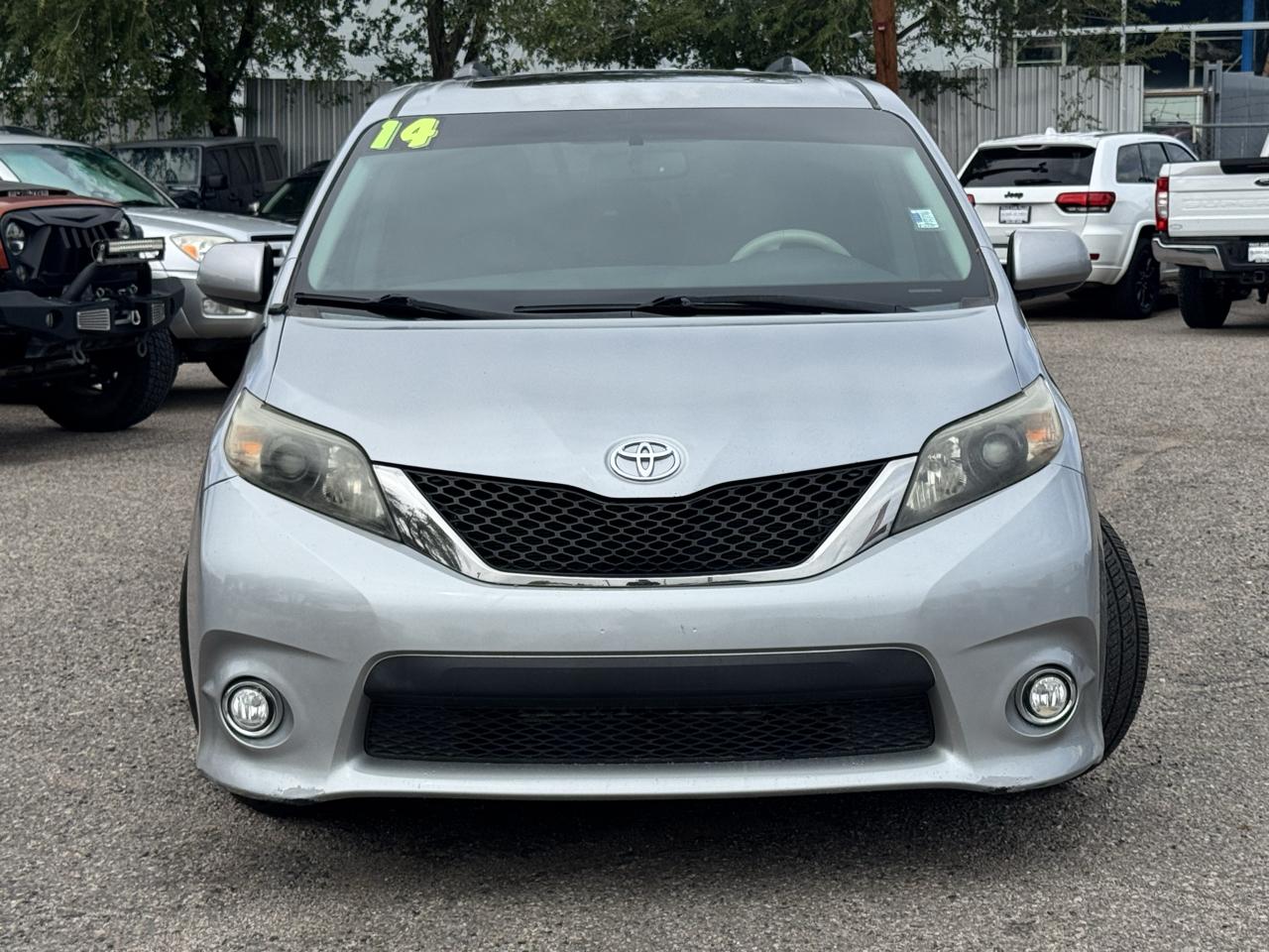 Toyota Sienna FWD 7-Passenger V6 2014