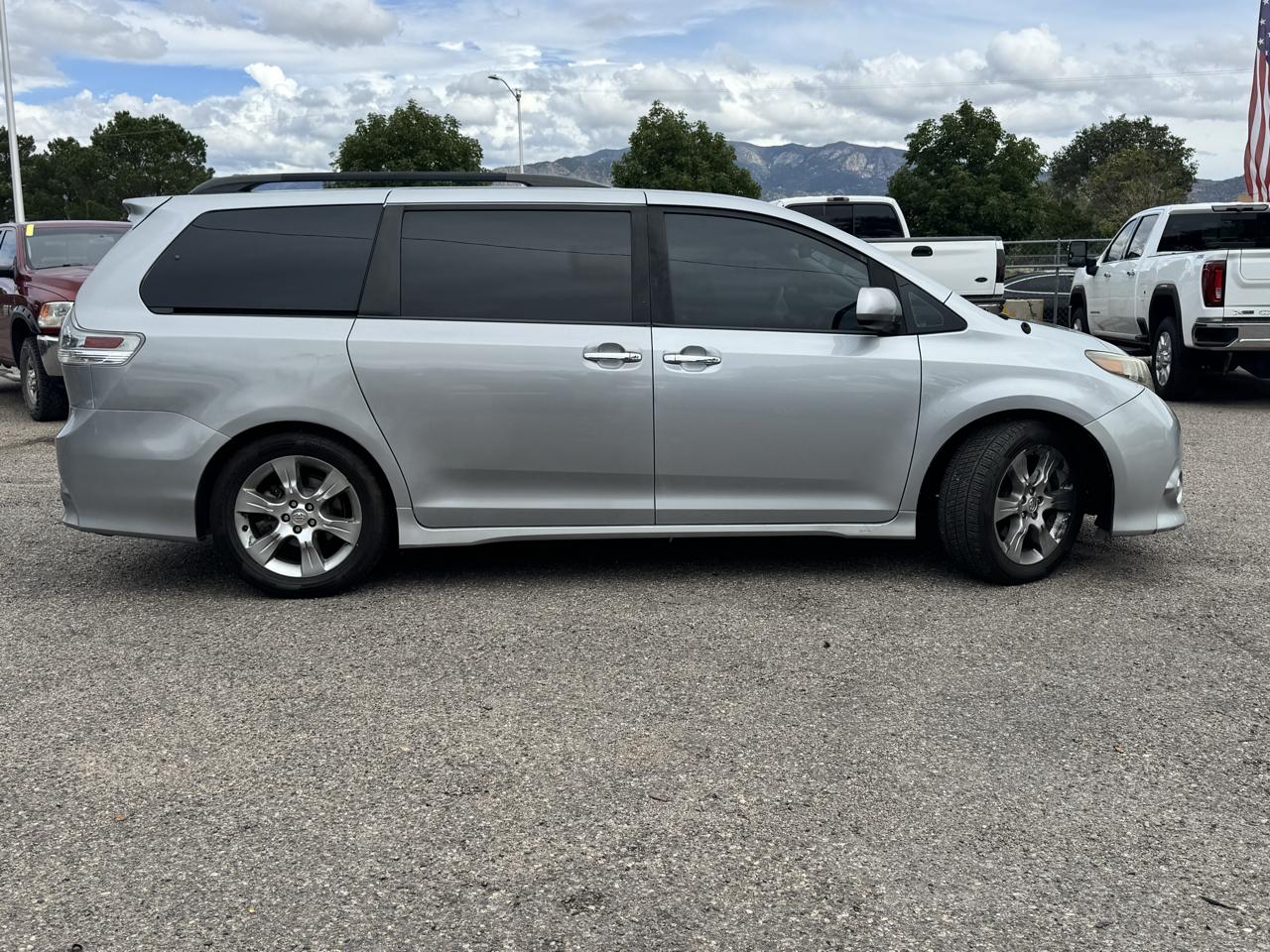 Toyota Sienna FWD 7-Passenger V6 2014