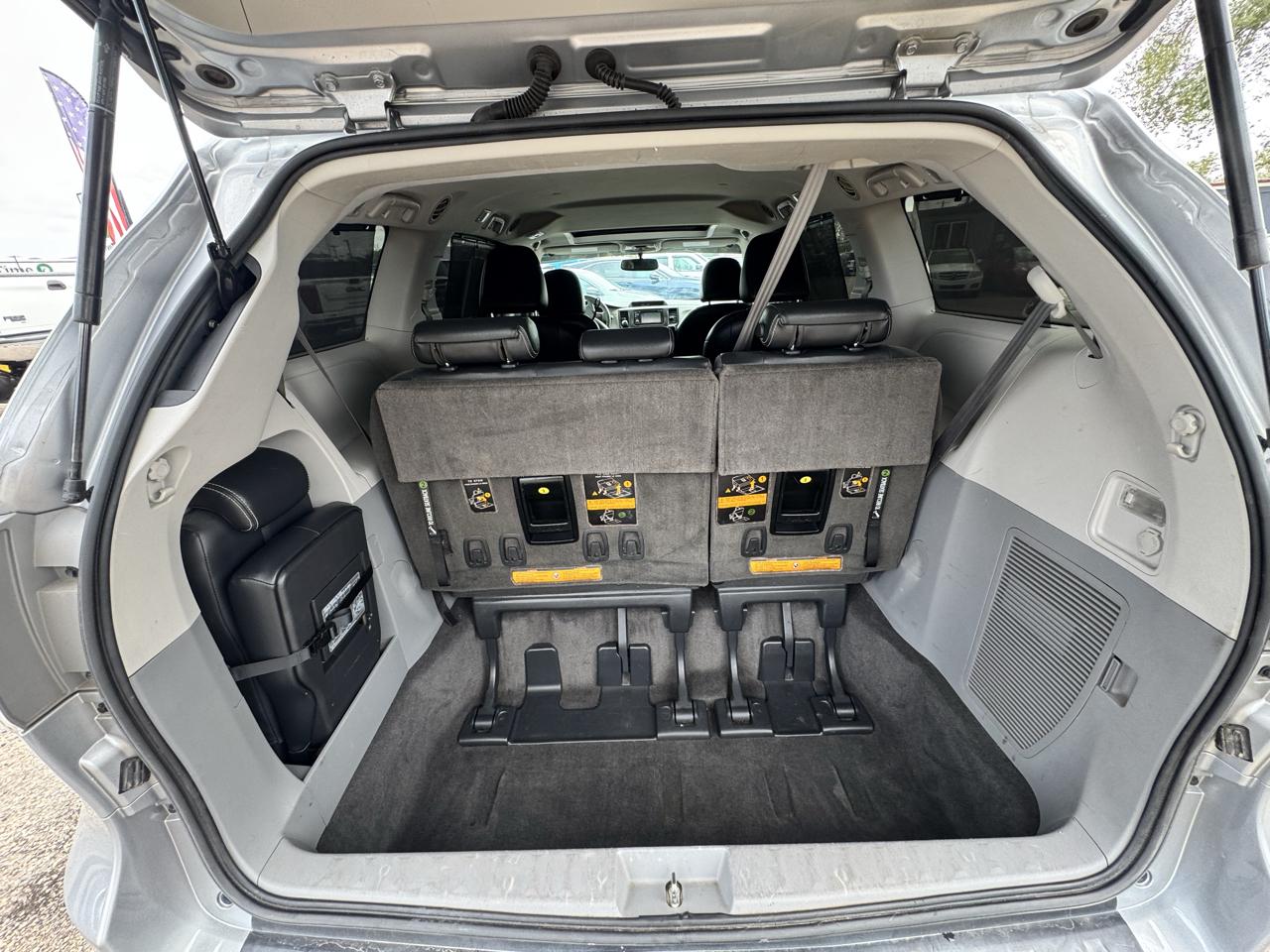 Toyota Sienna FWD 7-Passenger V6 2014