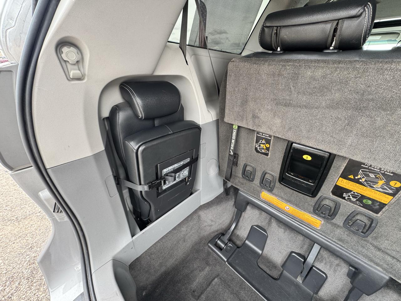 Toyota Sienna FWD 7-Passenger V6 2014