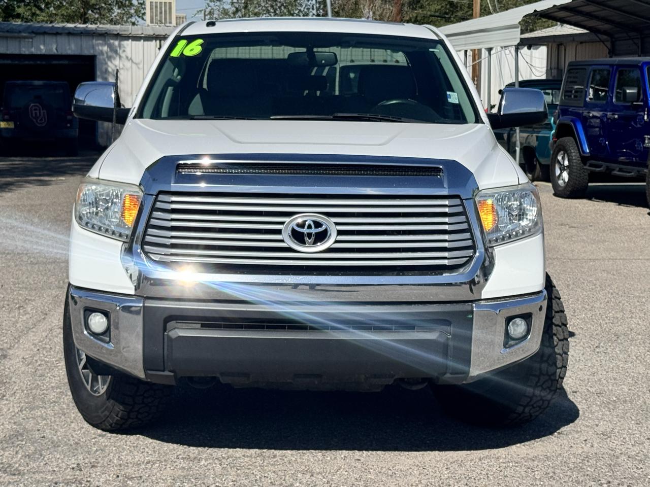 Toyota Tundra Limited 5.7L FFV CrewMax 4WD 2016