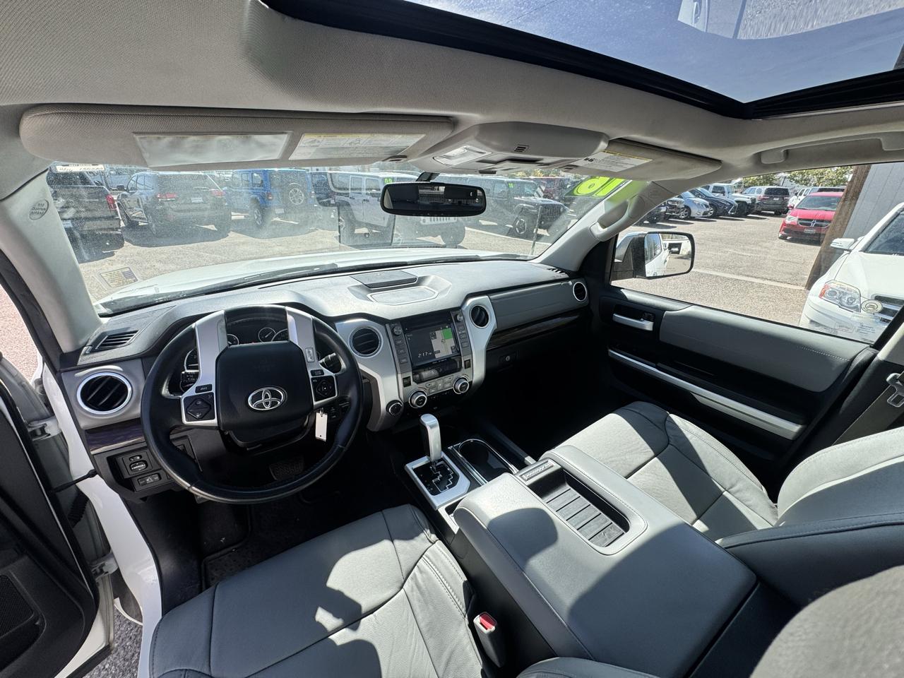 Toyota Tundra Limited 5.7L FFV CrewMax 4WD 2016