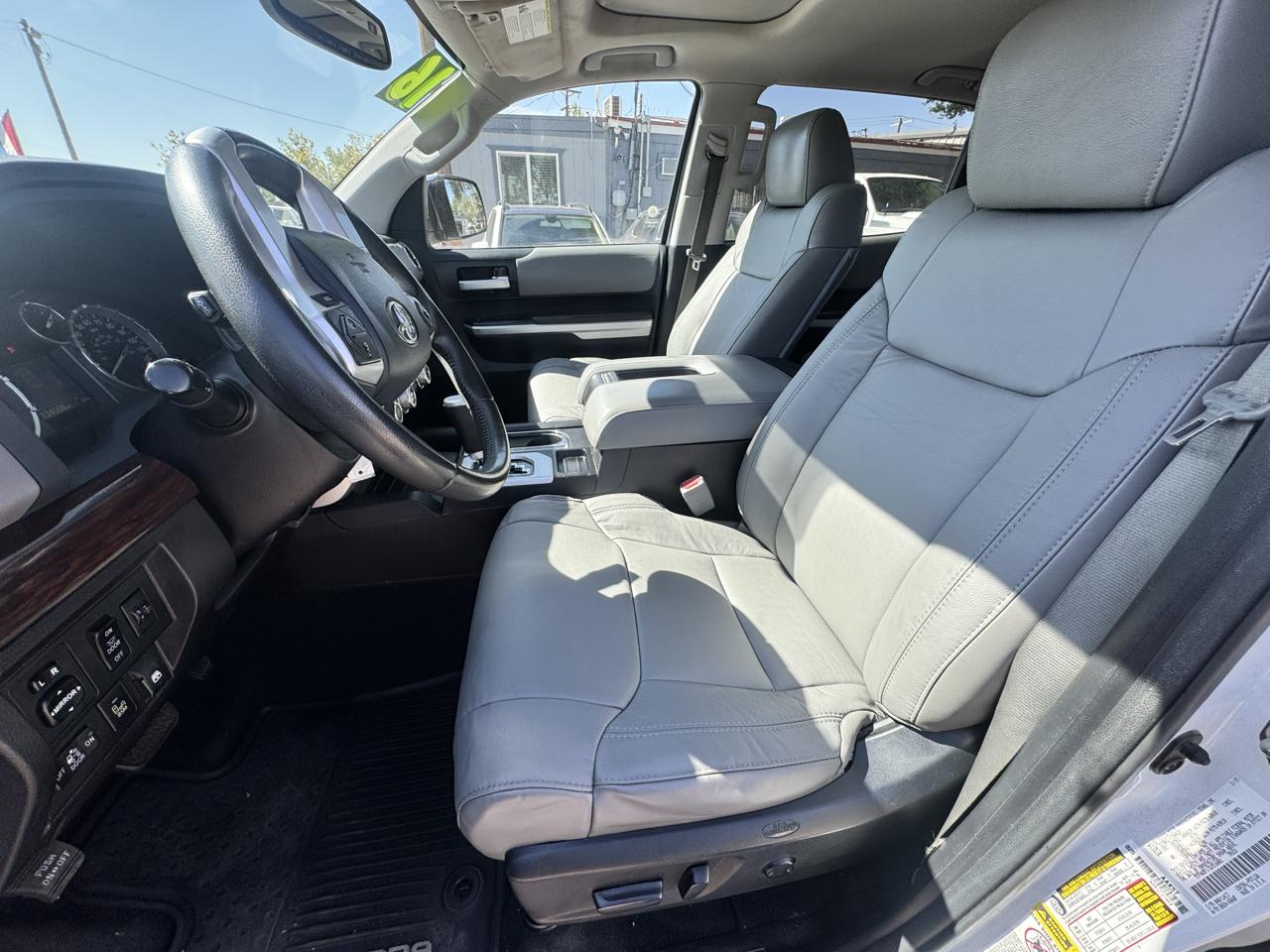 Toyota Tundra Limited 5.7L FFV CrewMax 4WD 2016
