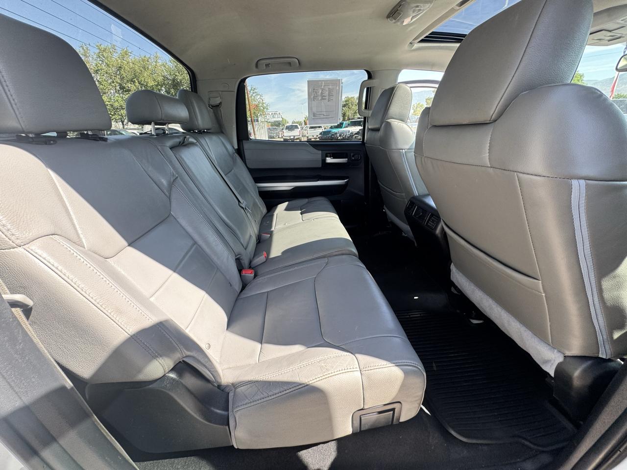 Toyota Tundra Limited 5.7L FFV CrewMax 4WD 2016