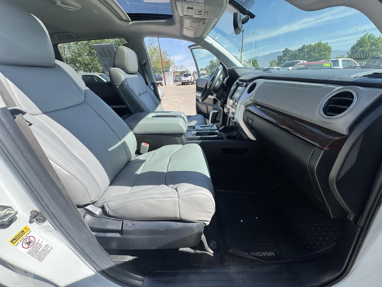 Toyota Tundra Limited 5.7L FFV CrewMax 4WD 2016