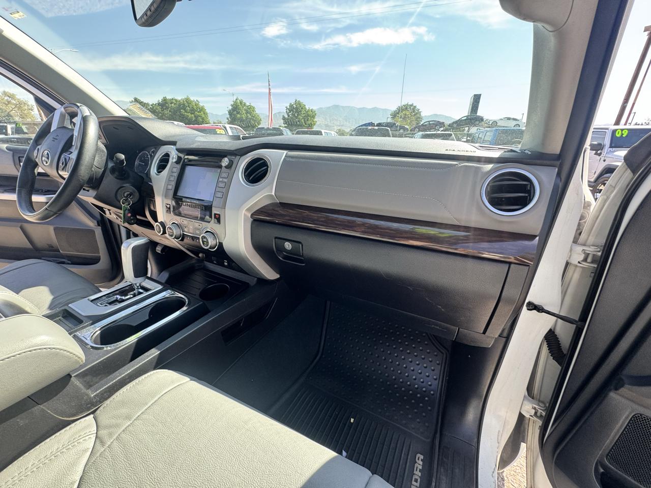 Toyota Tundra Limited 5.7L FFV CrewMax 4WD 2016