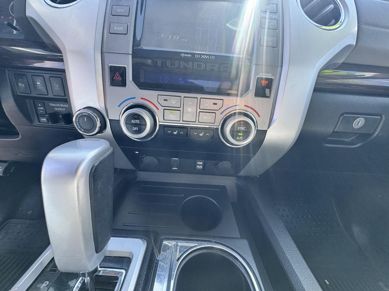 Toyota Tundra Limited 5.7L FFV CrewMax 4WD 2016