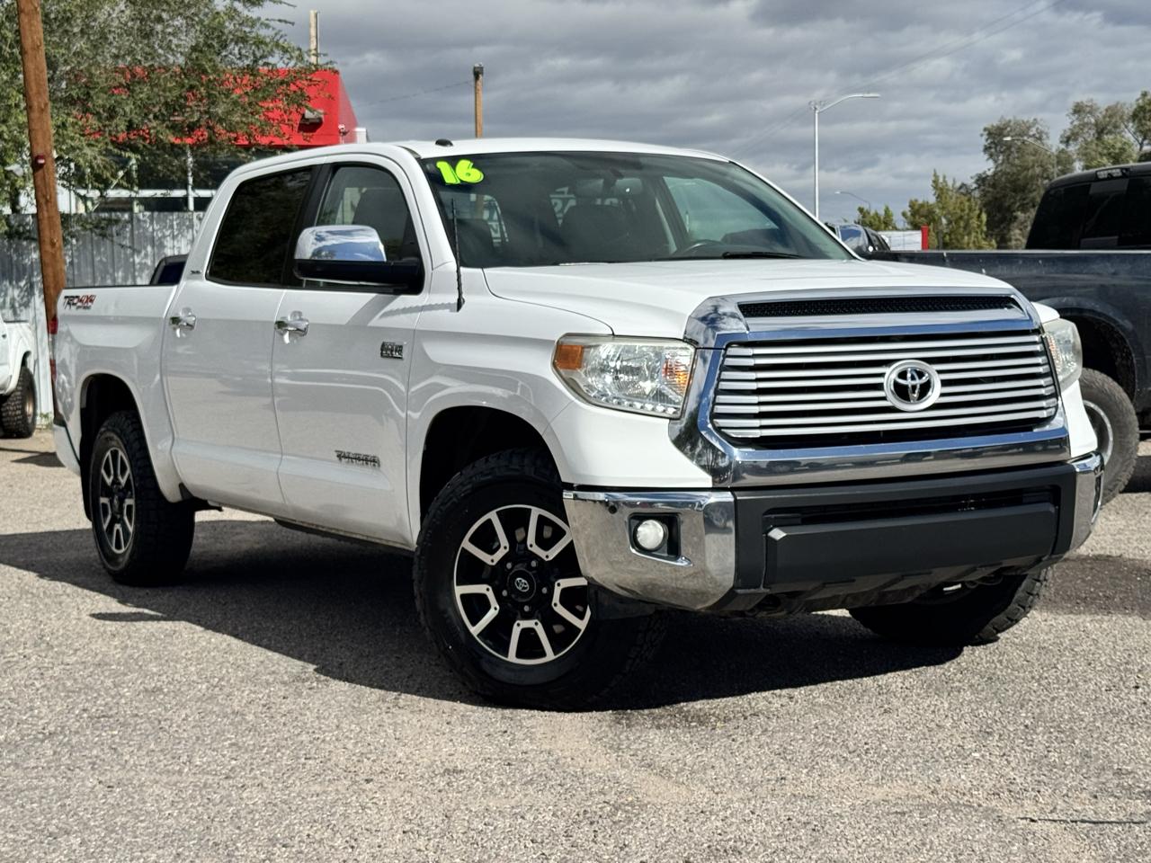 Toyota Tundra Limited 5.7L FFV CrewMax 4WD 2016