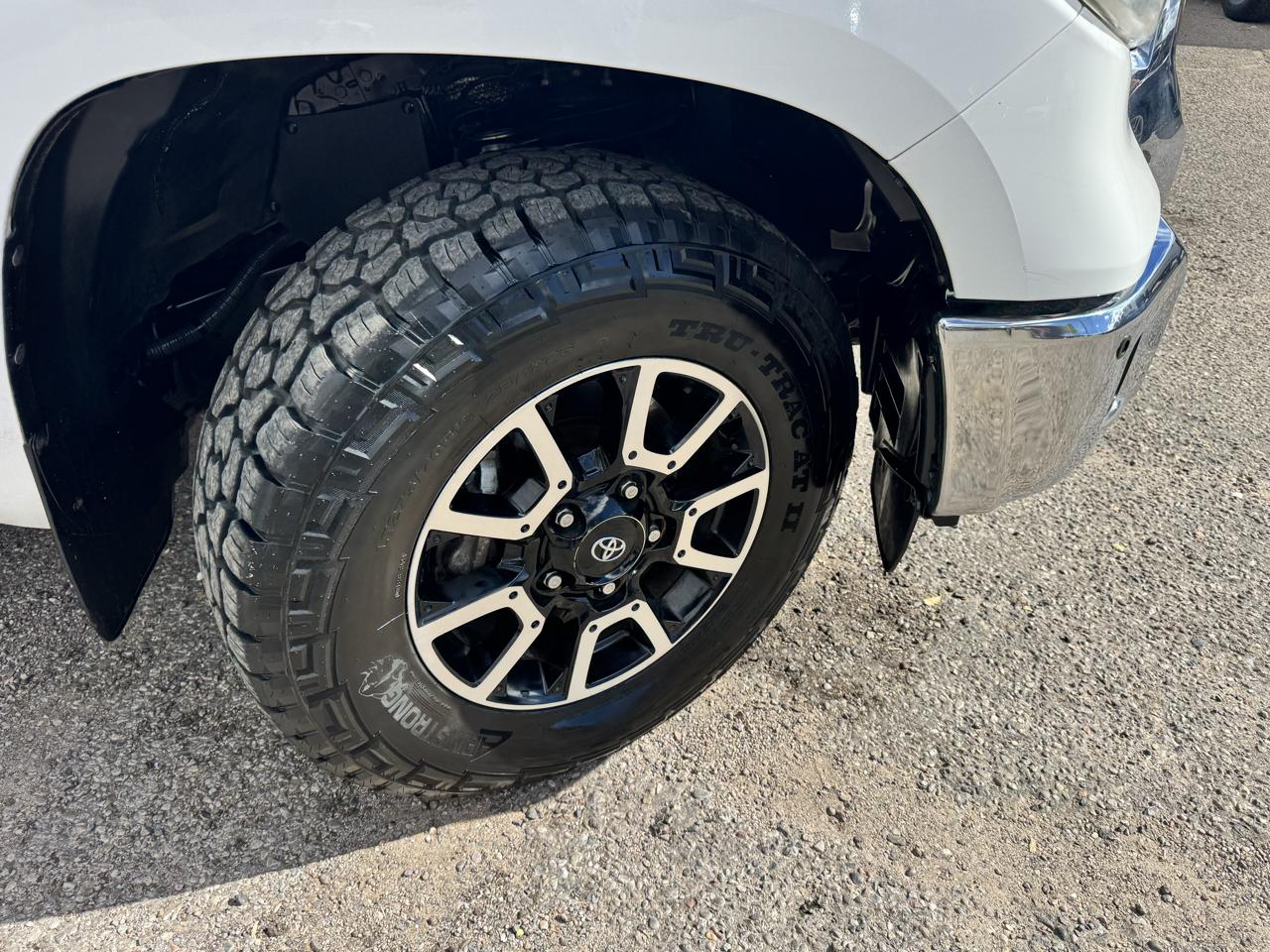 Toyota Tundra Limited 5.7L FFV CrewMax 4WD 2016
