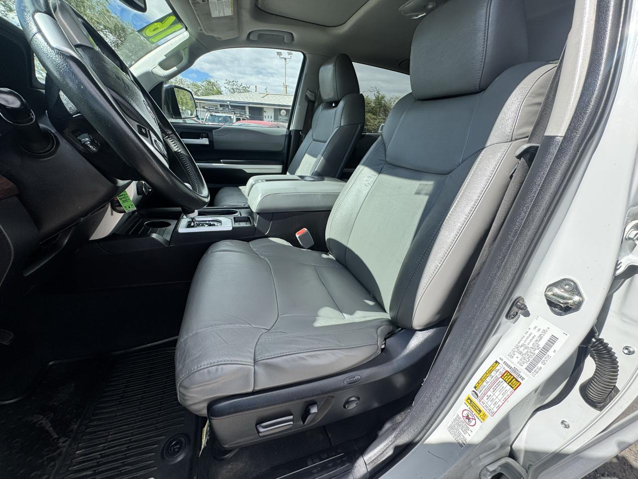 Toyota Tundra Limited 5.7L FFV CrewMax 4WD 2016