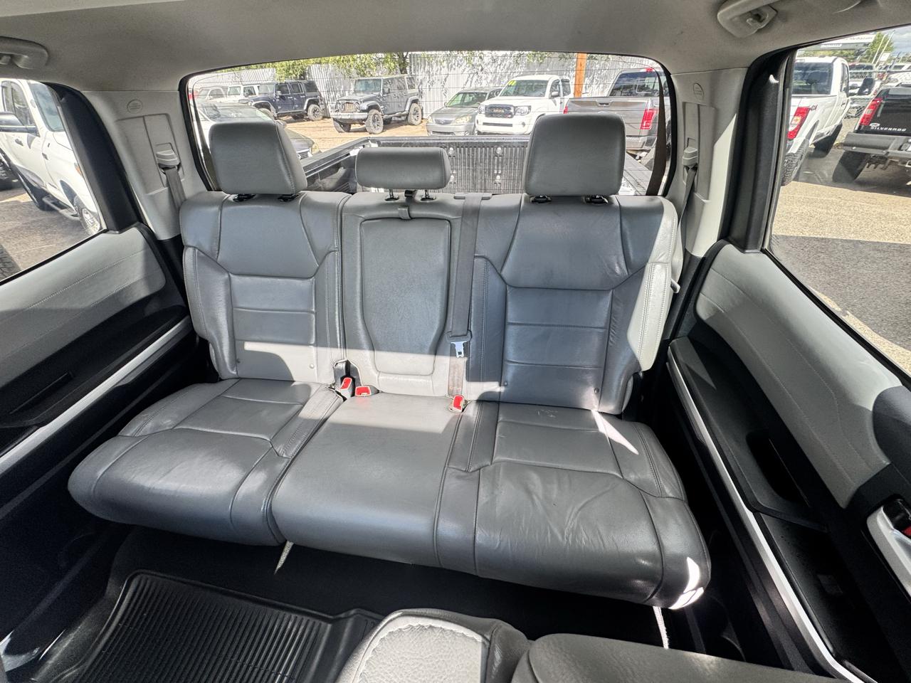 Toyota Tundra Limited 5.7L FFV CrewMax 4WD 2016