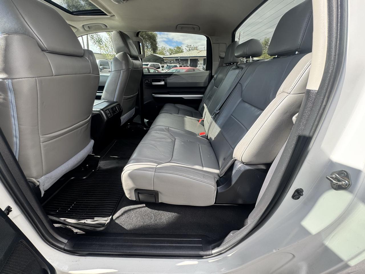 Toyota Tundra Limited 5.7L FFV CrewMax 4WD 2016