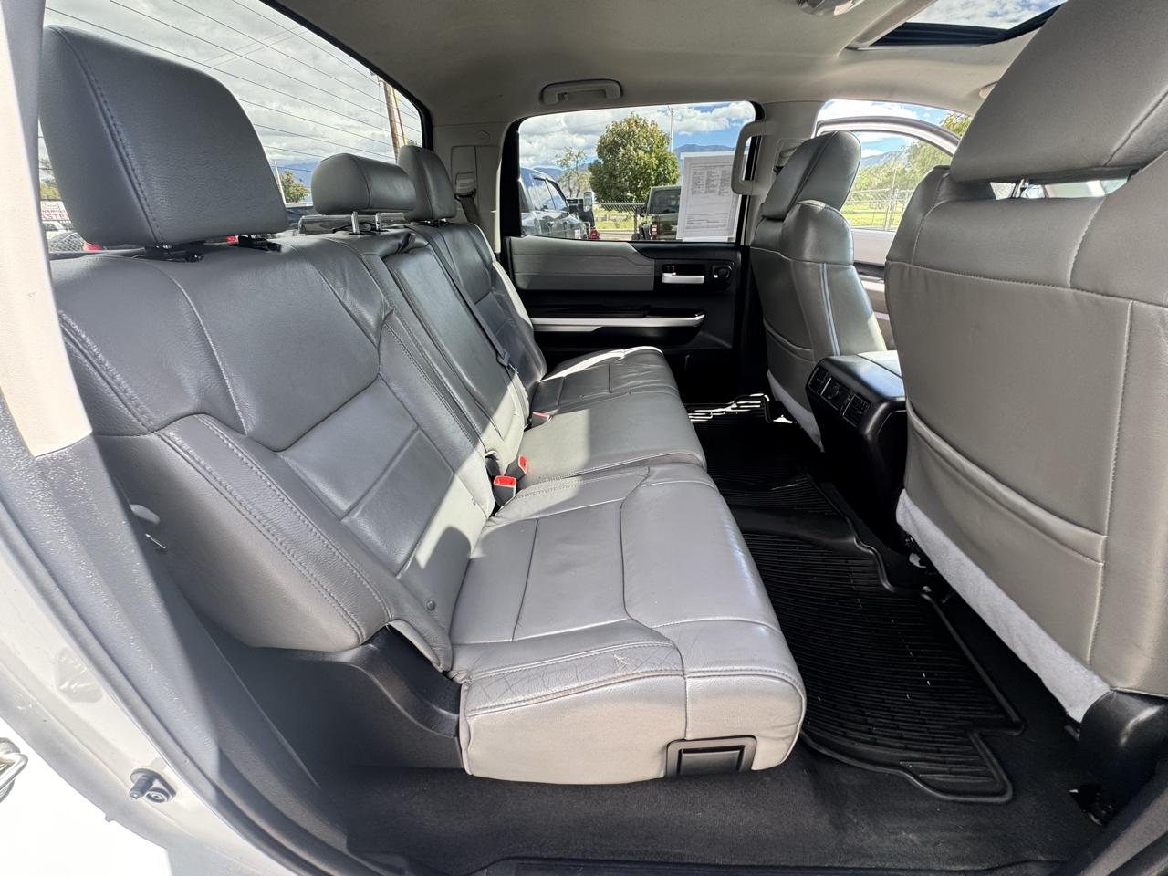 Toyota Tundra Limited 5.7L FFV CrewMax 4WD 2016