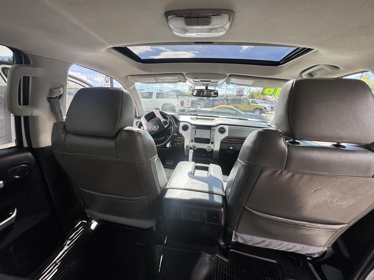 Toyota Tundra Limited 5.7L FFV CrewMax 4WD 2016