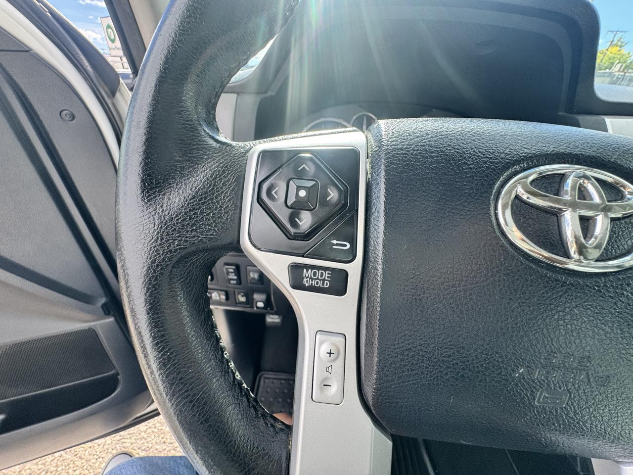 Toyota Tundra Limited 5.7L FFV CrewMax 4WD 2016