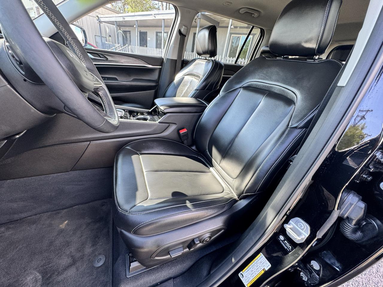 Jeep Grand Cherokee L Limited 4WD 2023