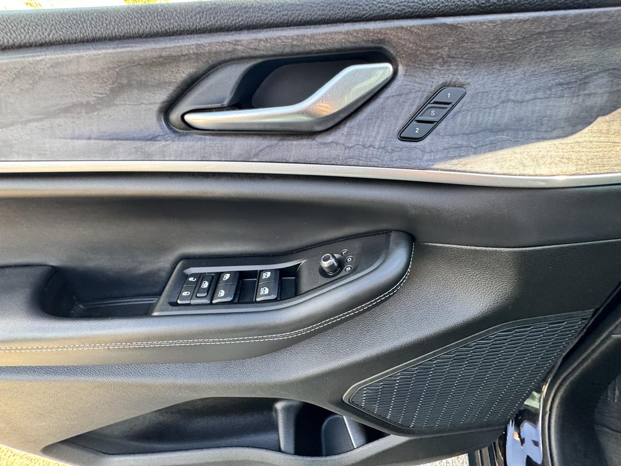 Jeep Grand Cherokee L Limited 4WD 2023