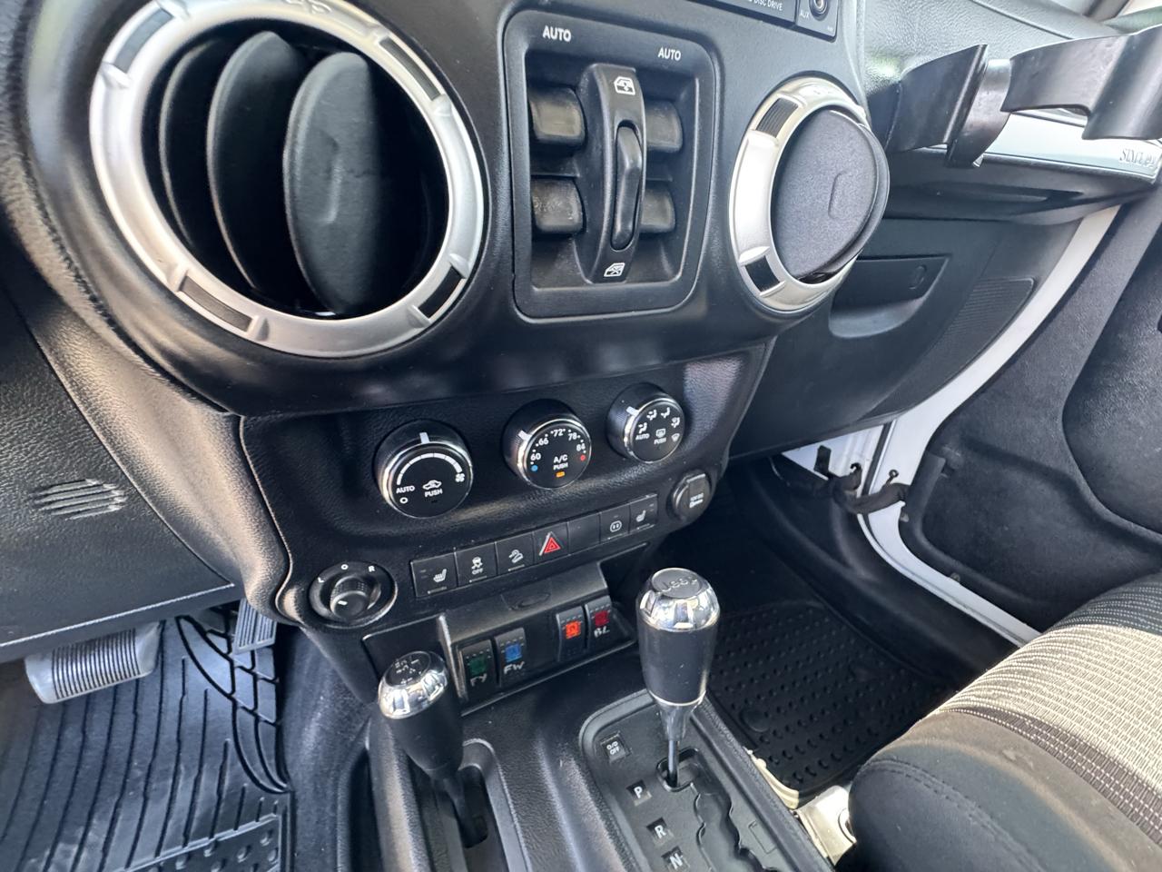 Jeep Wrangler Unlimited Rubicon 4WD 2011