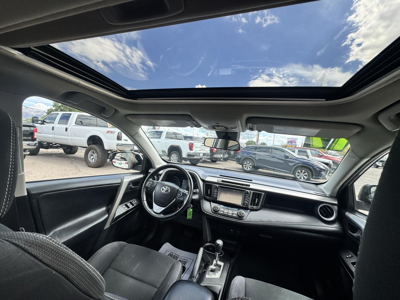 Toyota RAV4 XLE AWD 2017