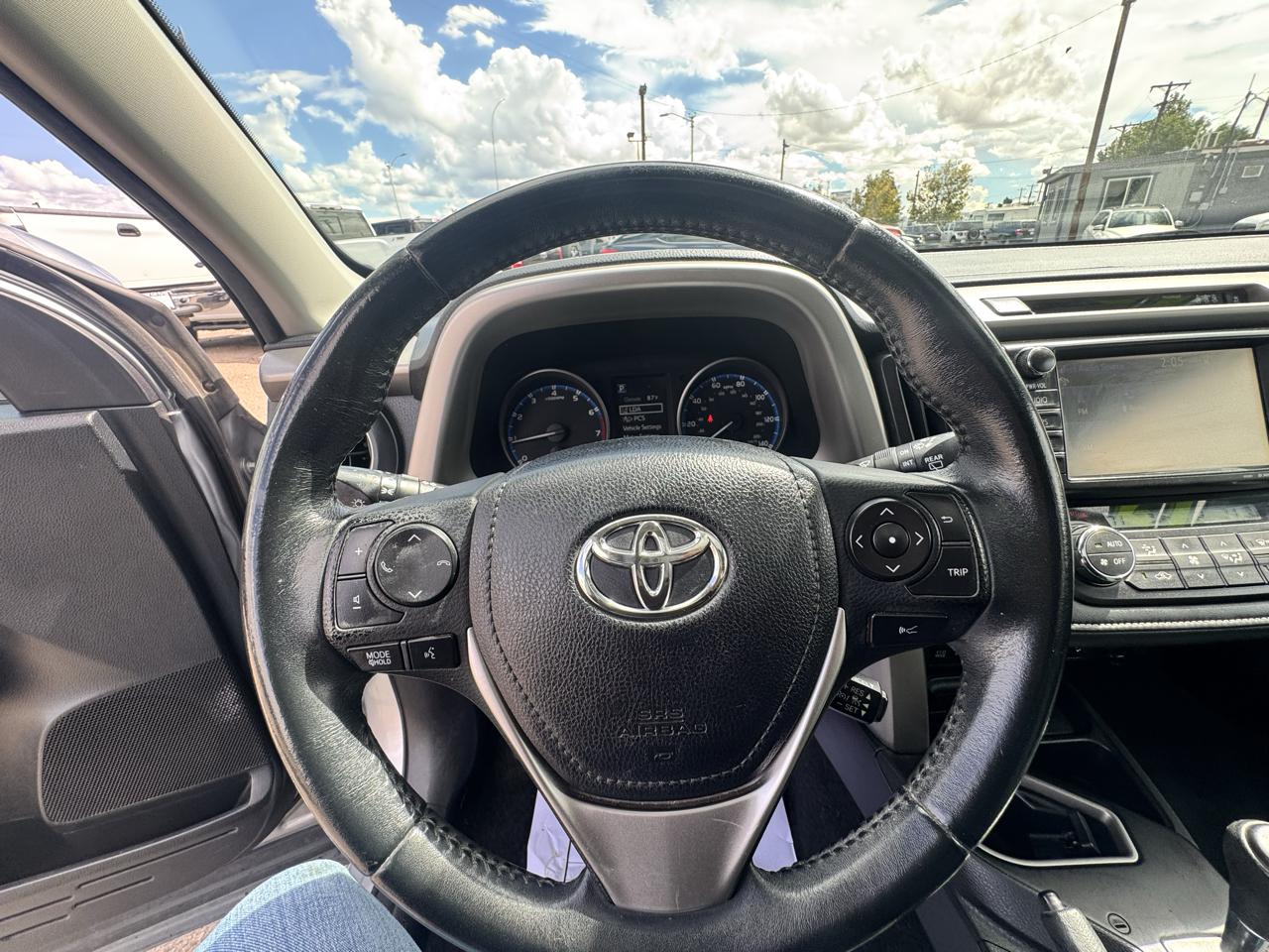 Toyota RAV4 XLE AWD 2017