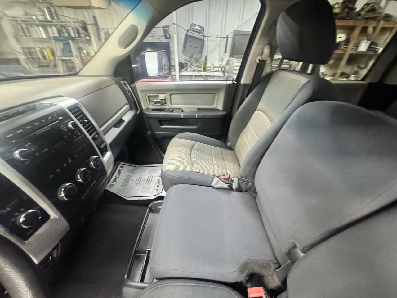 RAM 2500 SLT Mega Cab 4WD 2012
