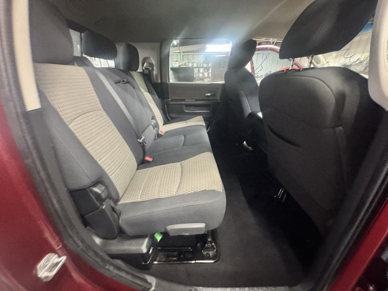 RAM 2500 SLT Mega Cab 4WD 2012