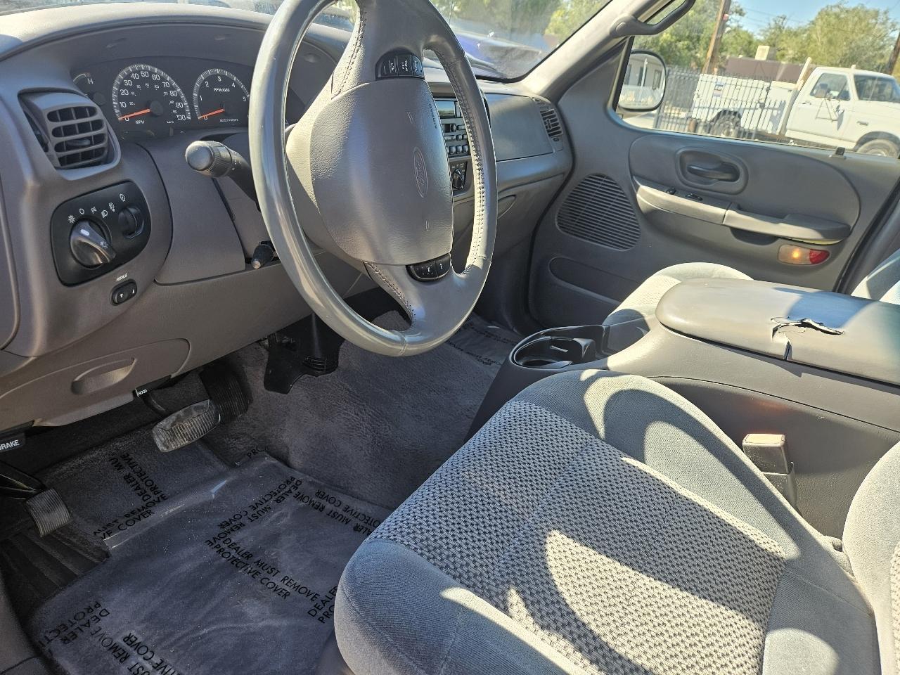 Ford F-150 XLT SuperCrew Short Box 4WD 2001