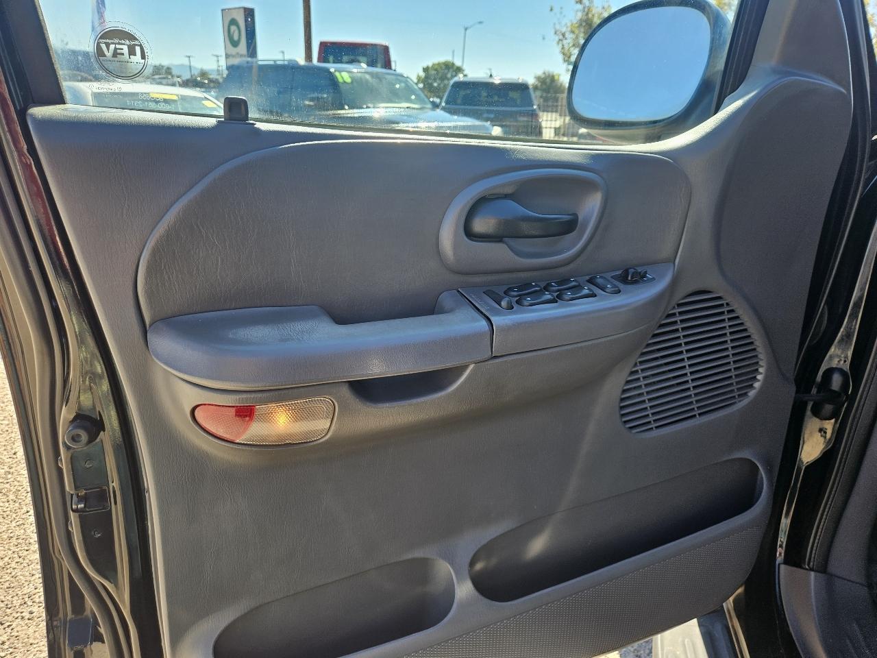 Ford F-150 XLT SuperCrew Short Box 4WD 2001