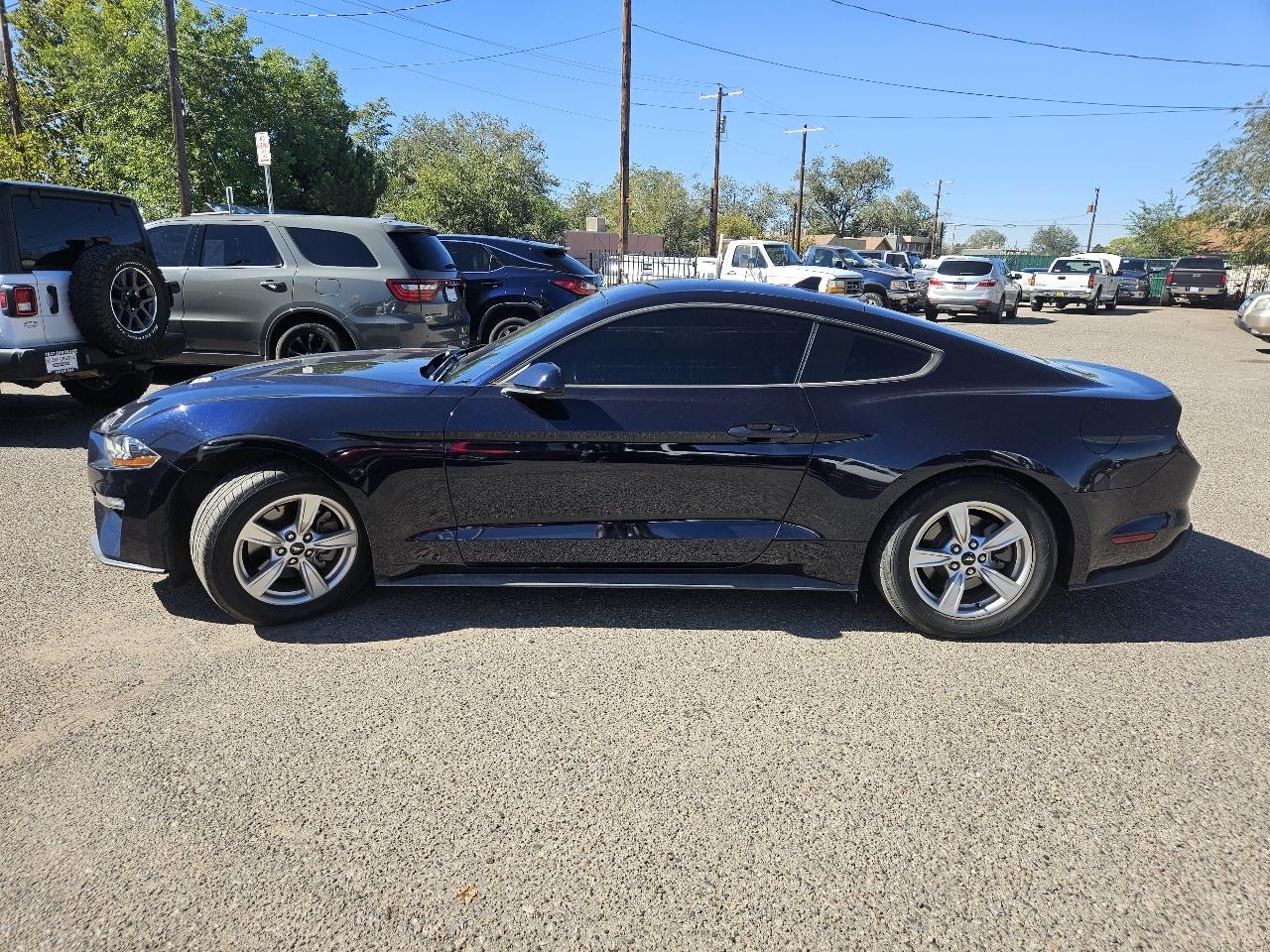 Ford Mustang EcoBoost Coupe 2021