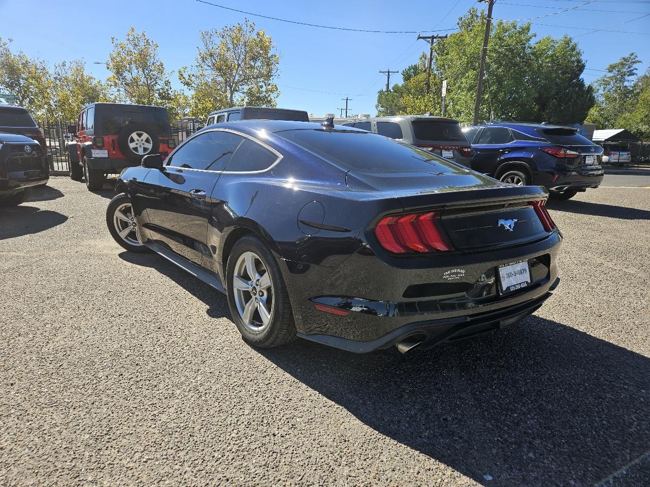 Ford Mustang EcoBoost Coupe 2021