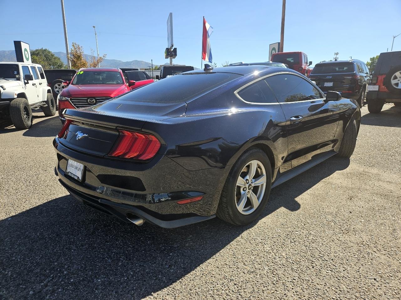 Ford Mustang EcoBoost Coupe 2021